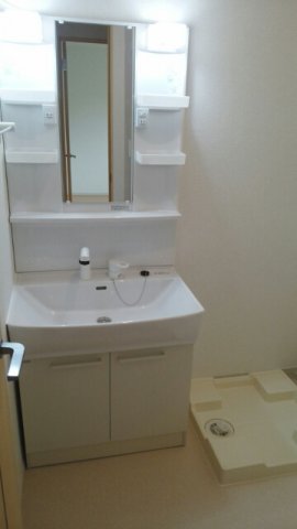 洗面設備　使いやすい洗面所です