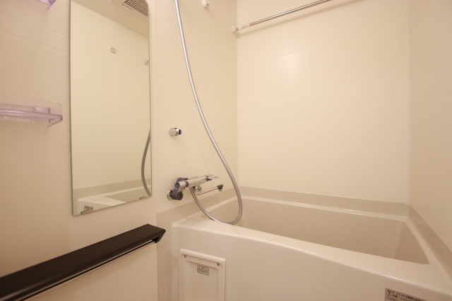 バス・シャワールーム　※別室の参考写真の為、現況優先です。