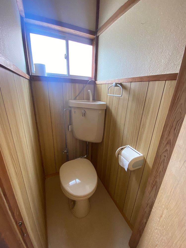 富山市北代 貸家のトイレ写真