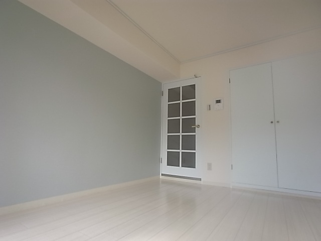 居室・リビング　別号室の写真です