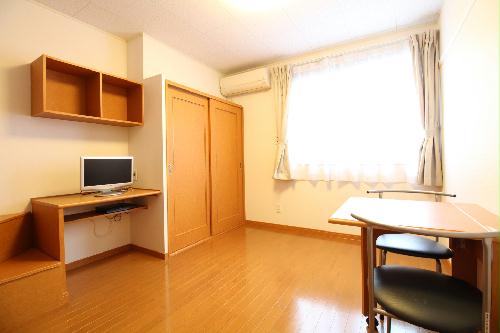 居室・リビング　当社でも人気のあるベッドタイプのお部屋です！