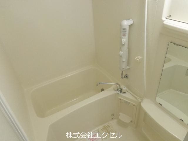 バス・シャワールーム　追い焚き等・浴室乾燥等設備充実♪