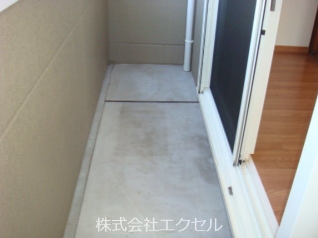 トイレ　温水洗浄便座です。