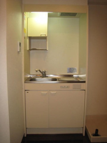 キッチン　同物件、別居室