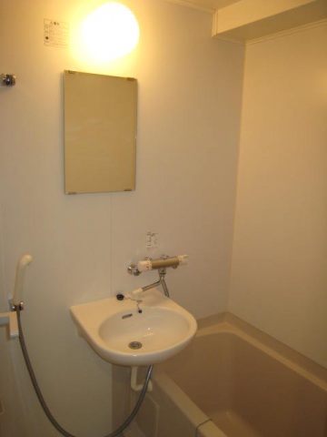 洗面設備　同物件、別居室