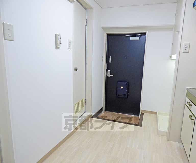 玄関　開放的な玄関です。