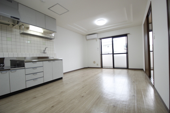 居室・リビング　※別部屋の写真です