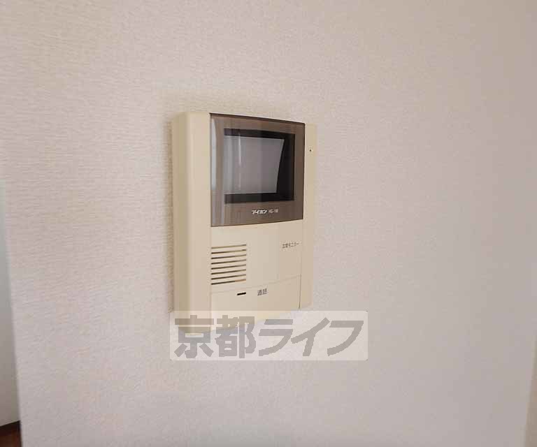 セキュリティ　鍵をかけたまま訪問者と会話ができます