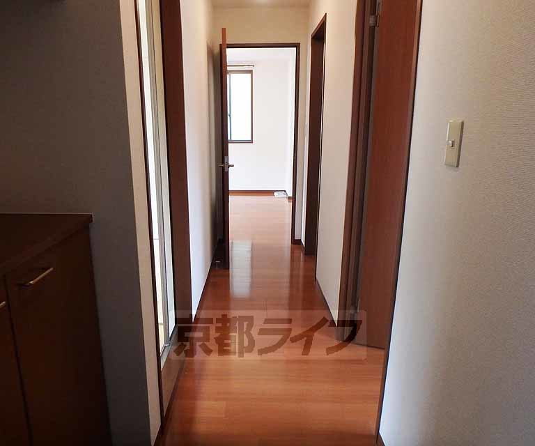 その他部屋・スペース　玄関から廊下にかけて