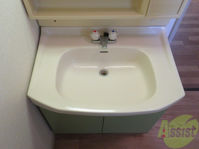 洗面設備　洗面台は独立していて使いやすそうですね。