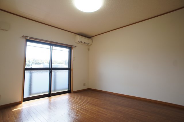居室・リビング　使いやすい居間です