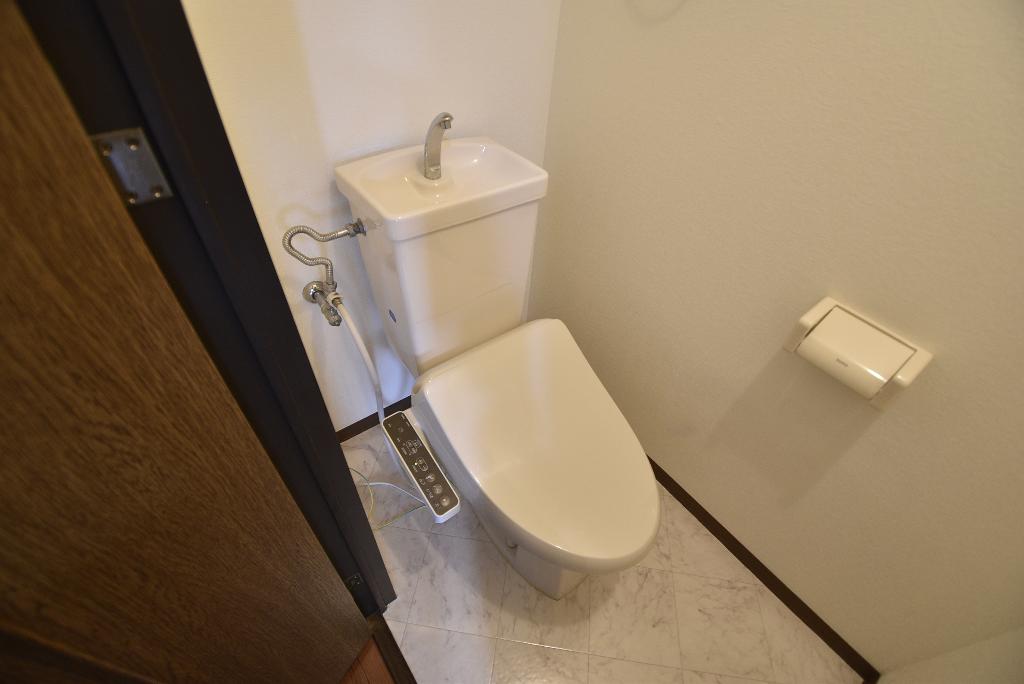 トイレ　シャワー付トイレ