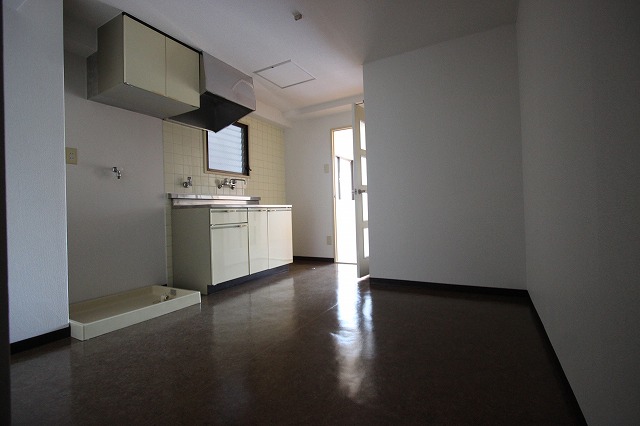 居室・リビング　同物件別部屋