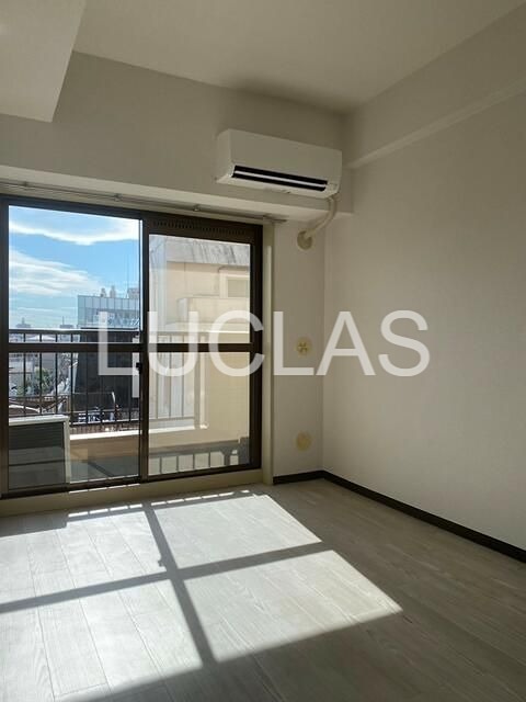 その他部屋・スペース　落ち着いた色味の床材がくつろぎ空間を演出♪