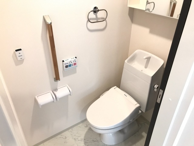 トイレ　シャワー付トイレ