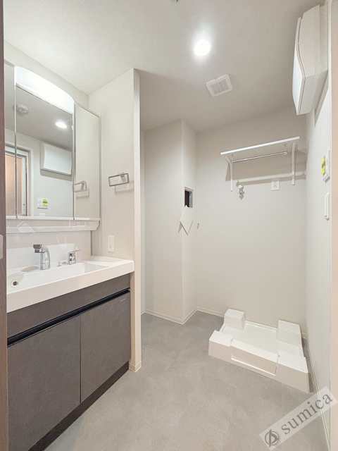 洗面設備　洗面脱衣所付き！独立洗面台が便利です♪♪