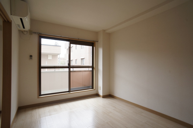 居室・リビング　クッションフロアは清潔でやわらかい雰囲気です！