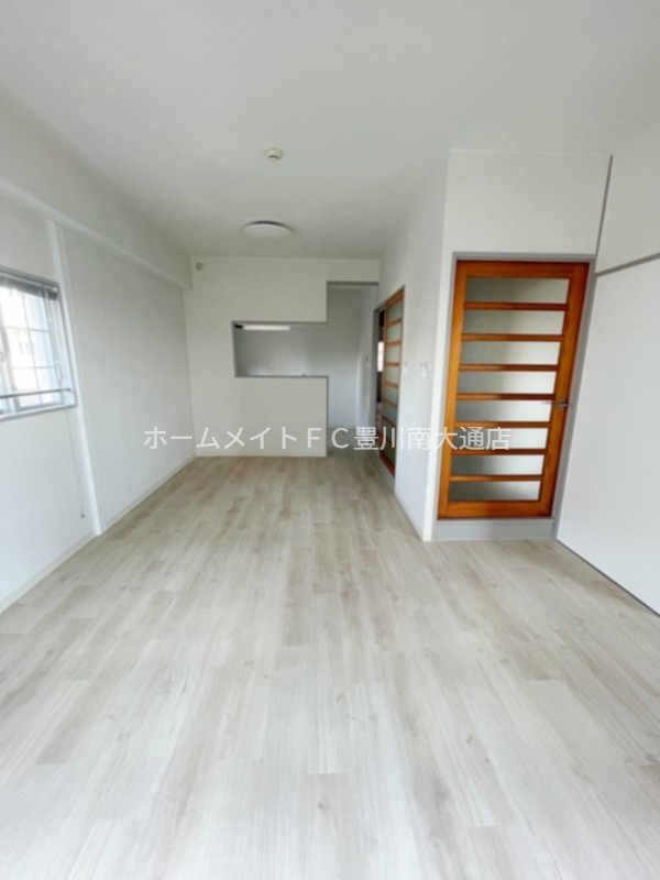 居室・リビング　同型別部屋写真