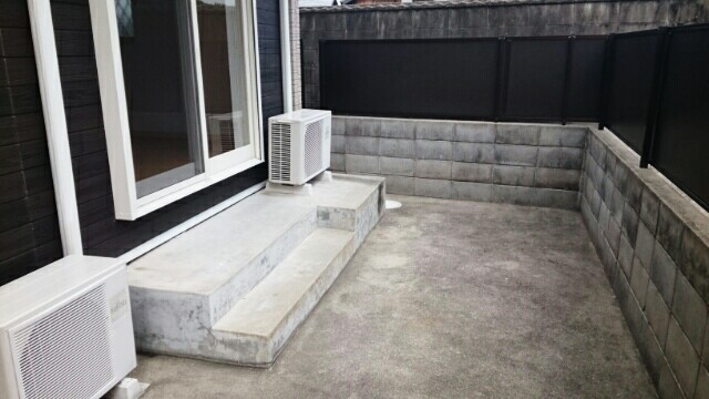 バルコニー　庭