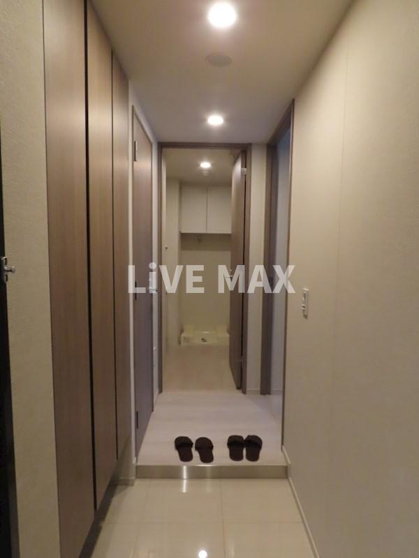 玄関　★《見学予約受け付け中》設備充実のハイグレード賃貸マンショ