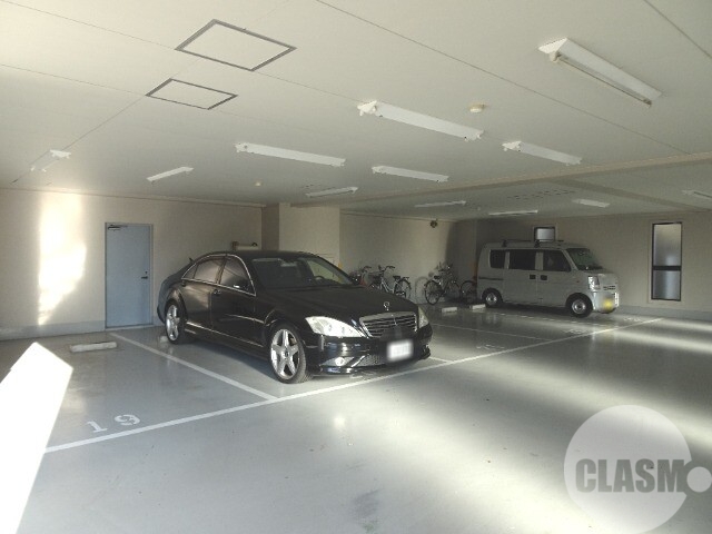 駐車場　敷地内駐車場