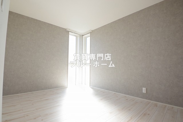 その他　6.2帖の明るい洋室！