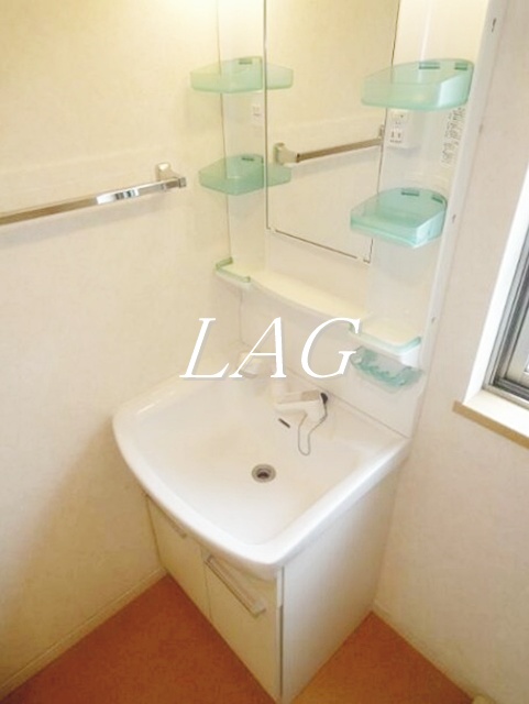 洗面設備　独立洗面台です。