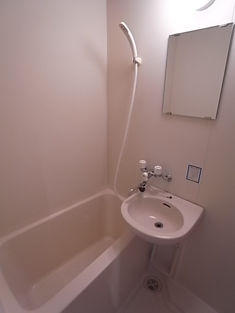 バス・シャワールーム　バス