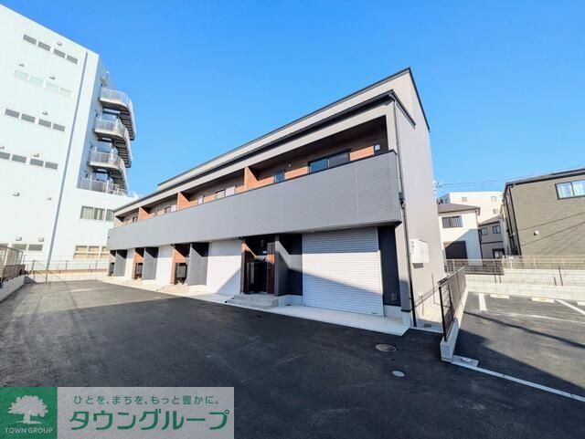 建物外観　駐車場