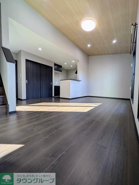 居室・リビング　エントランス