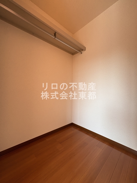 収納　奥行のあるウォークインクローゼットならお荷物多い方でも安心☆