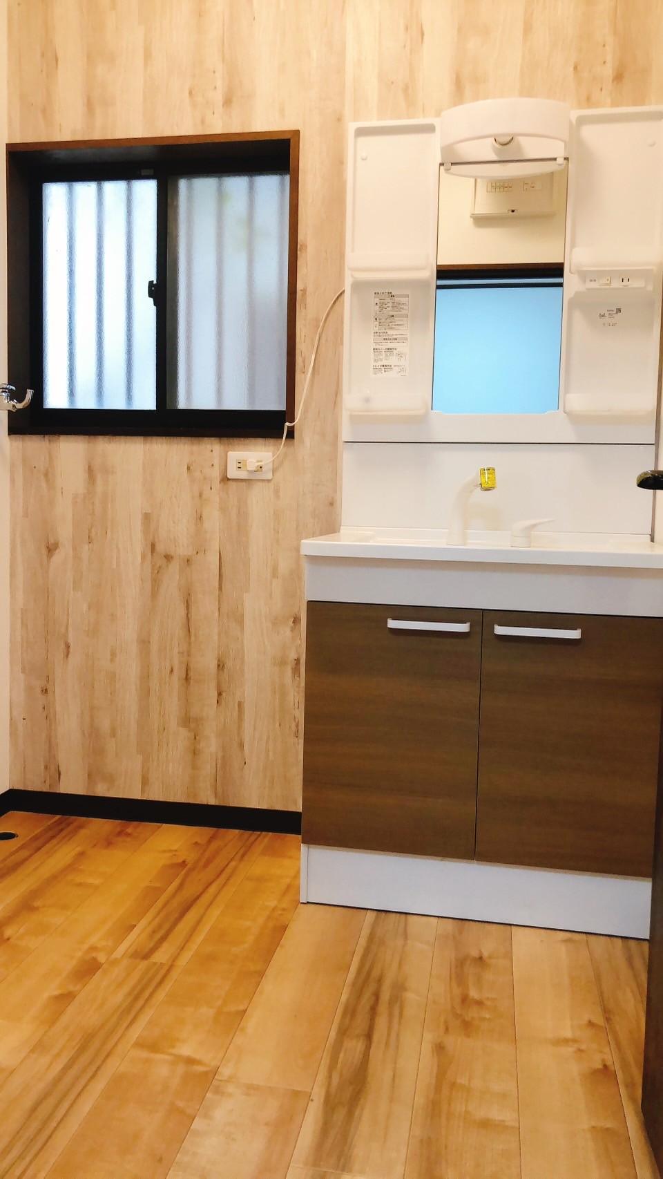 洗面設備　洗面化粧台は新品に交換済み！