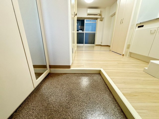 玄関　詳細は、RISUMO江坂本店までお問合せください♪
