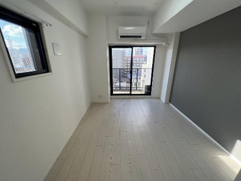 居室・リビング　室内