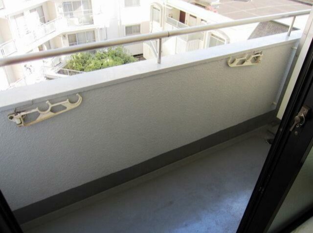 バルコニー　バルコニーあります