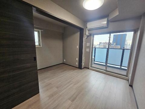 居室・リビング　室内