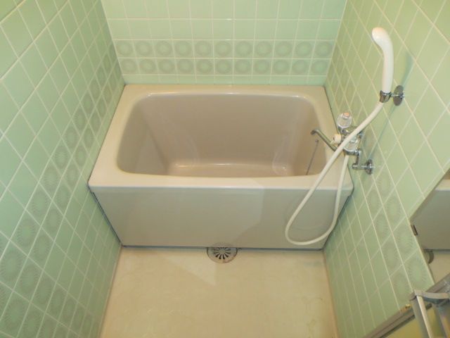 バス・シャワールーム　レトロ可愛いバスルーム