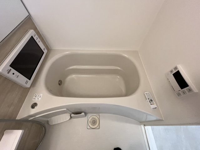 バス・シャワールーム　コンパクトで使いやすいお風呂です