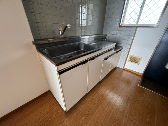 キッチン　同物件別号室