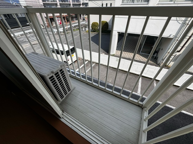 バルコニー　同物件別号室