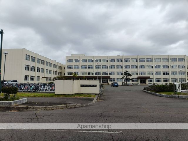 高校・高専　釧路商業高等学校（高校・高専）まで808m