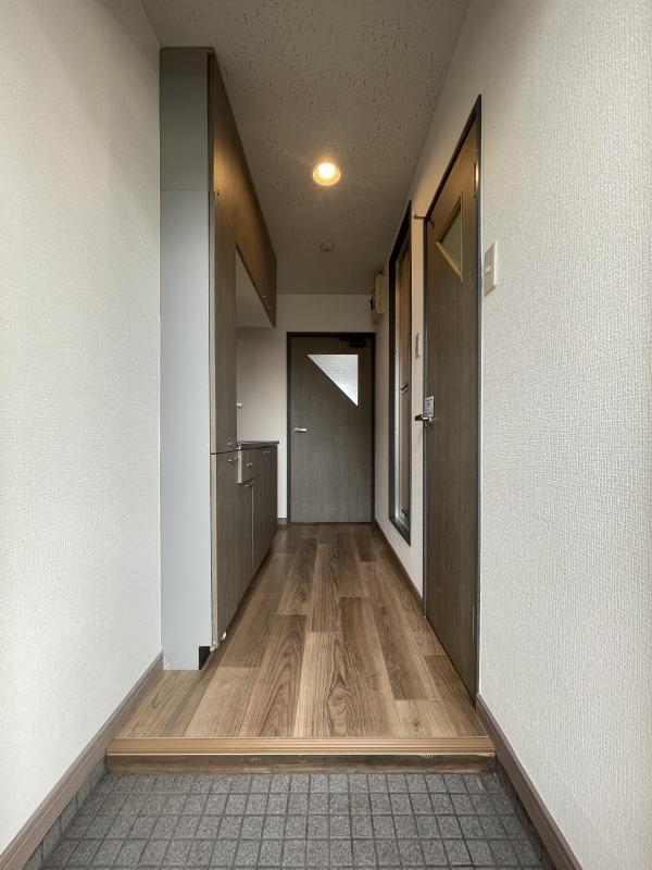 玄関　同タイプ・参考写真