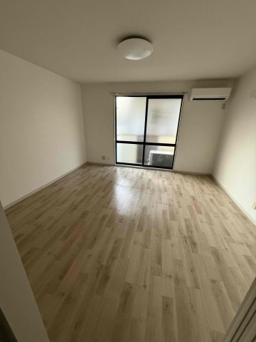 居室・リビング　使いやすい洋室です