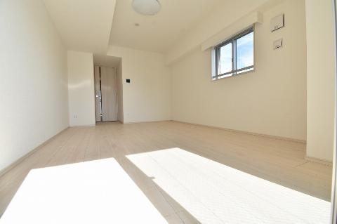 居室・リビング　室内