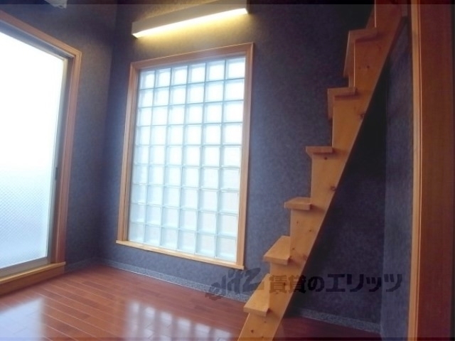 RoyalStage京都佐井六角の居間写真