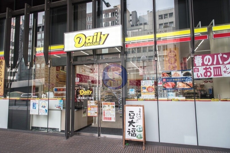 コンビニ　デイリーヤマザキ西天満4丁目店（コンビニ）まで122m