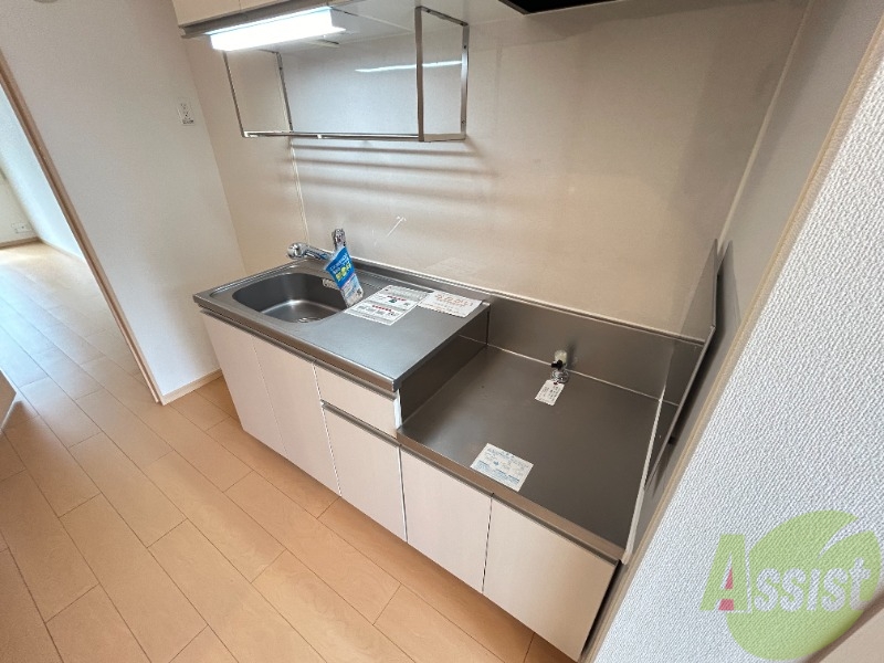 キッチン　キッチンはガスコンロを設置してご利用下さい。