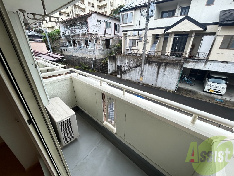 バルコニー　バルコニーはこちらです。洗濯物を干すスペースがあります。