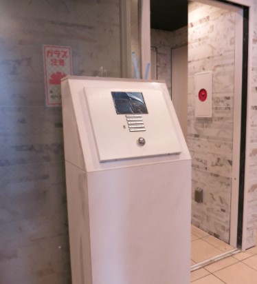 エントランス　落ち着いたエントランスです