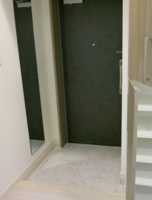 玄関　落ち着いた玄関です